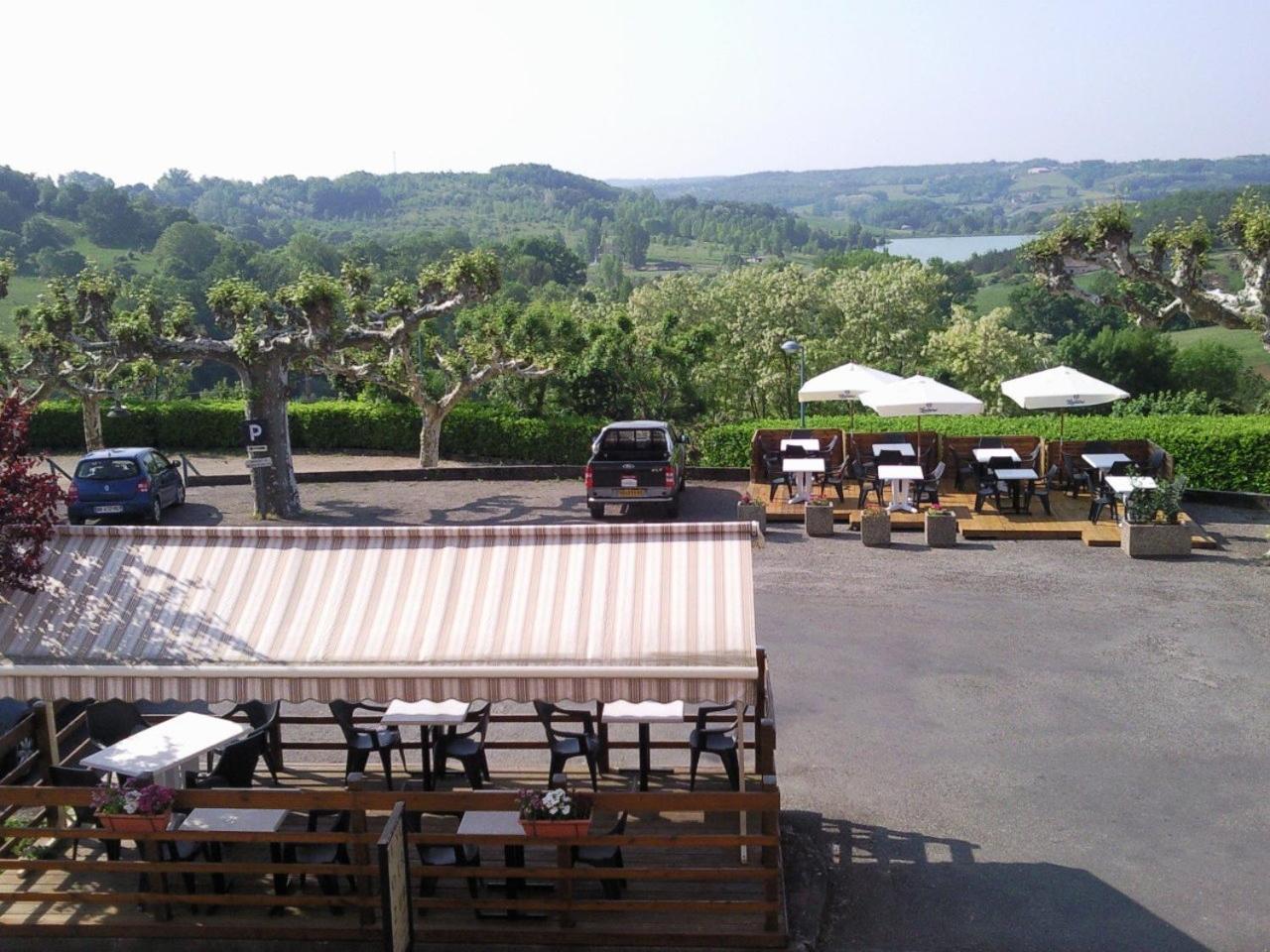 Logis L'Auberge Du Quercy Blanc Molieres  Bagian luar foto