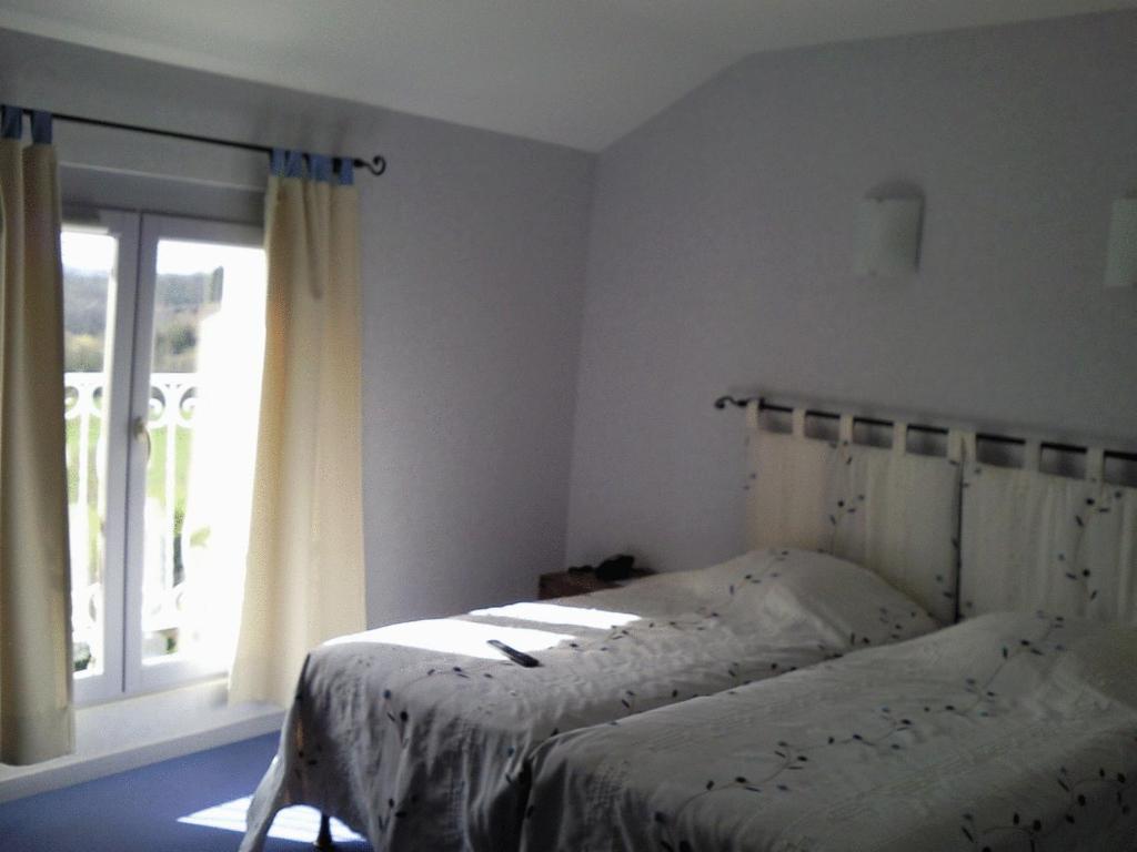 Logis L'Auberge Du Quercy Blanc Molieres  Bagian luar foto